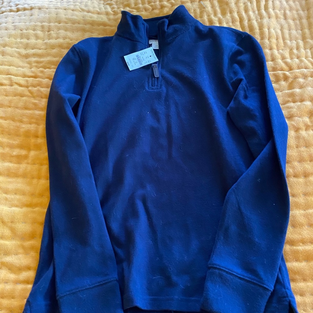 Navy sweatshirt with zipper